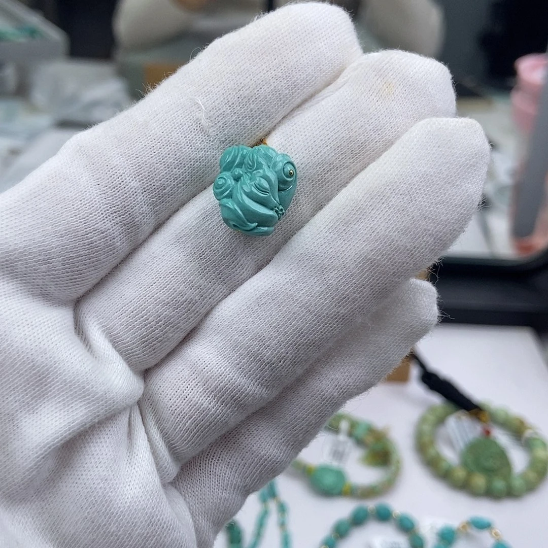 绿松石未镶嵌珠宝奇石