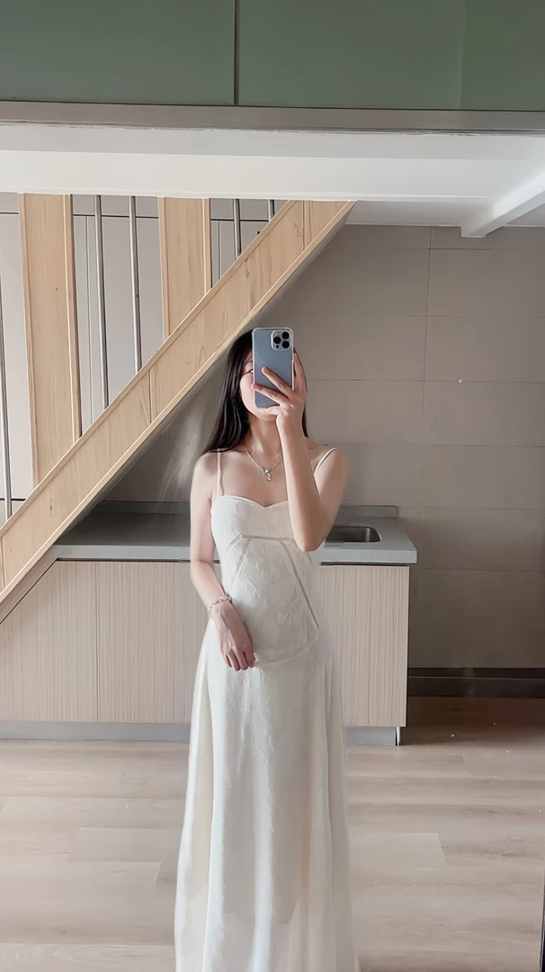 J002时尚法式夏季显瘦吊带连衣裙