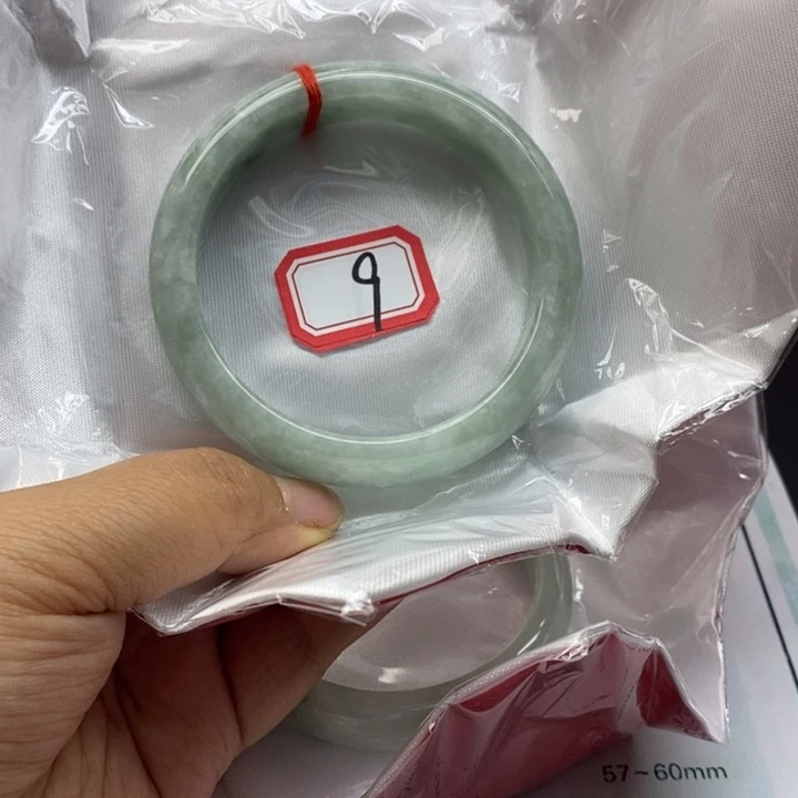 翡翠手镯未镶嵌穆*翡翠
