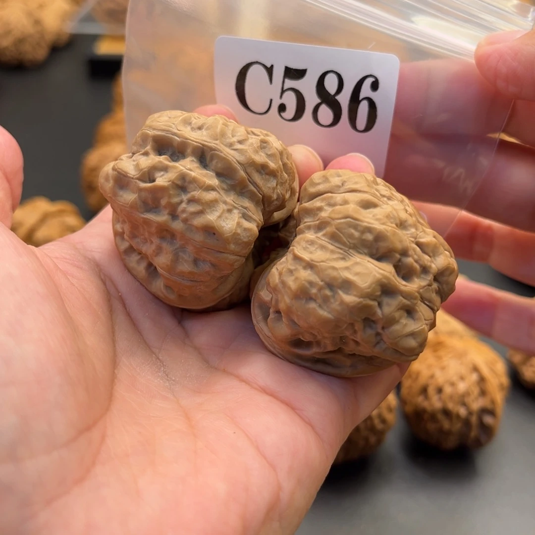 延***巡文玩核桃把件蛙蛙精品42度47