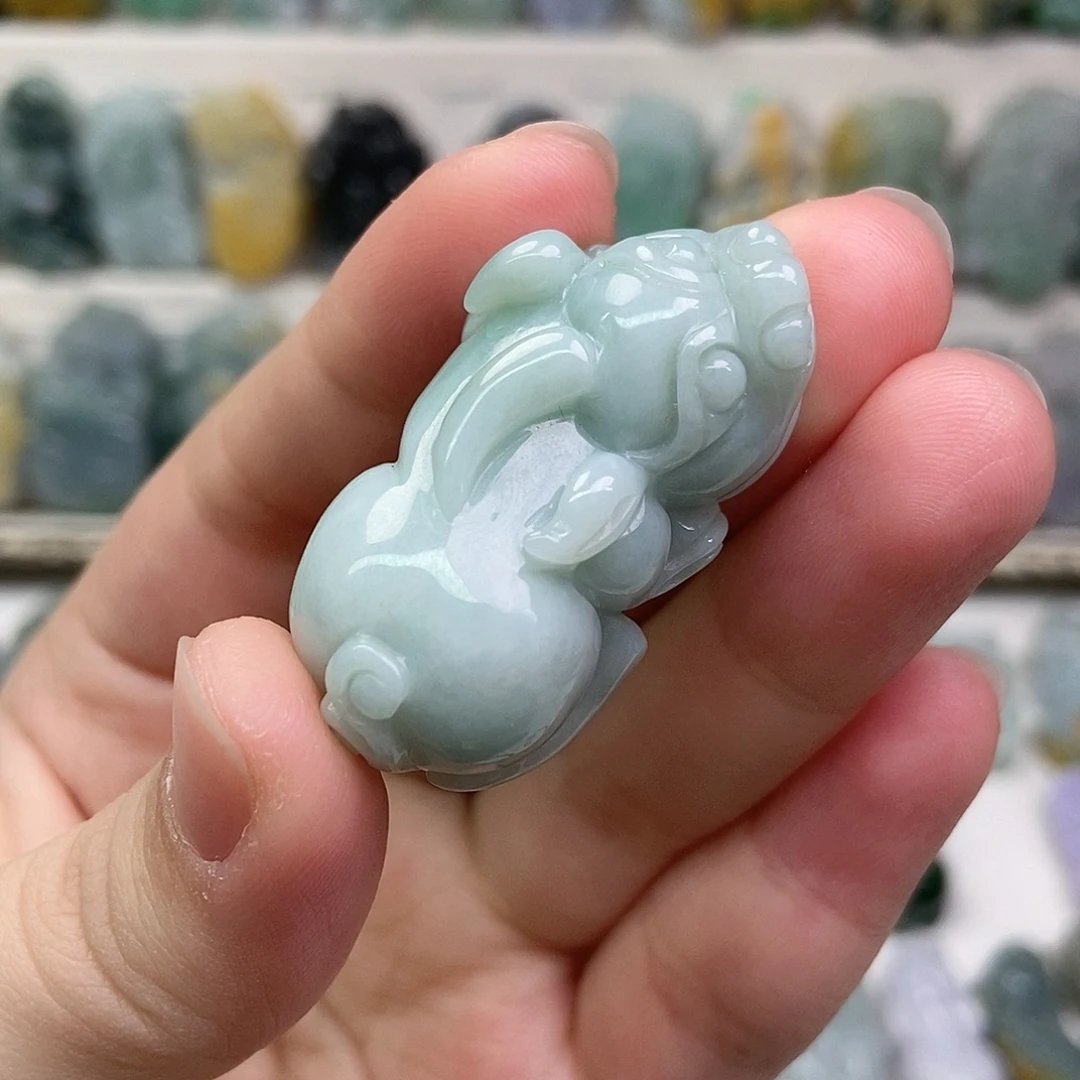 翡翠未镶嵌吊坠(赠链)