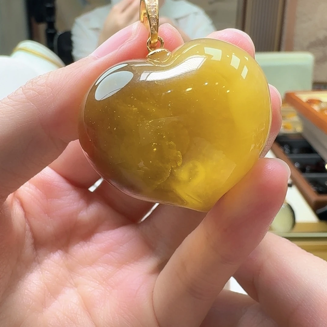 琥珀未镶嵌颈饰吊坠