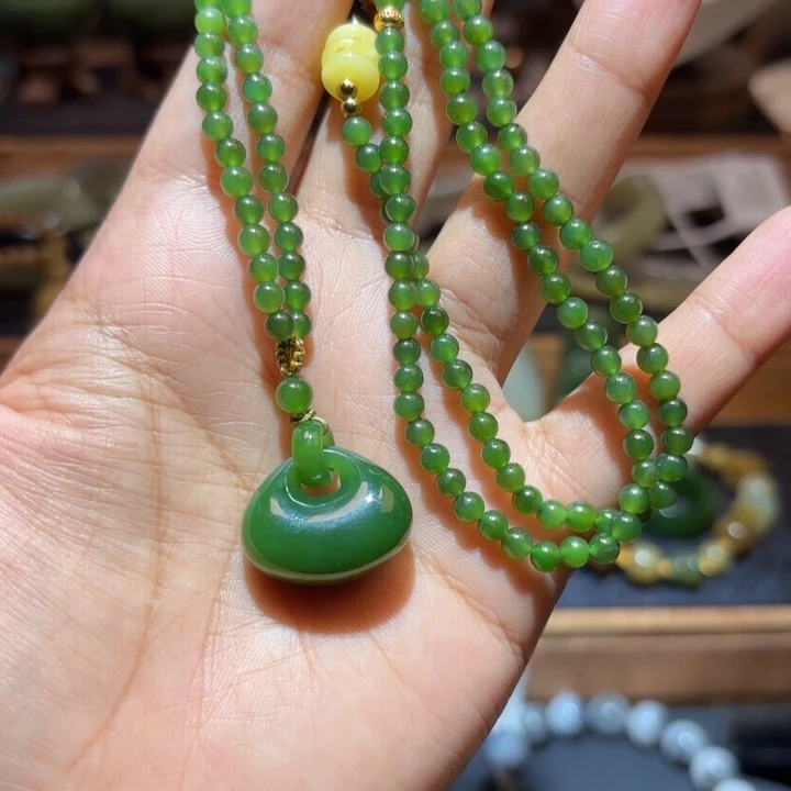 和田玉未镶嵌颈饰