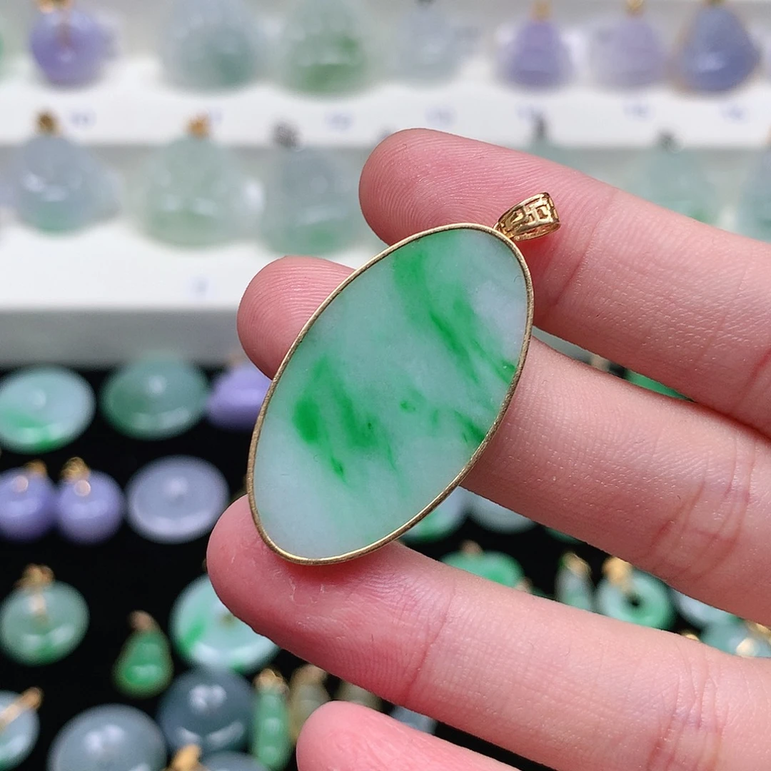 颈饰18K金镶嵌翡翠翡翠吊坠