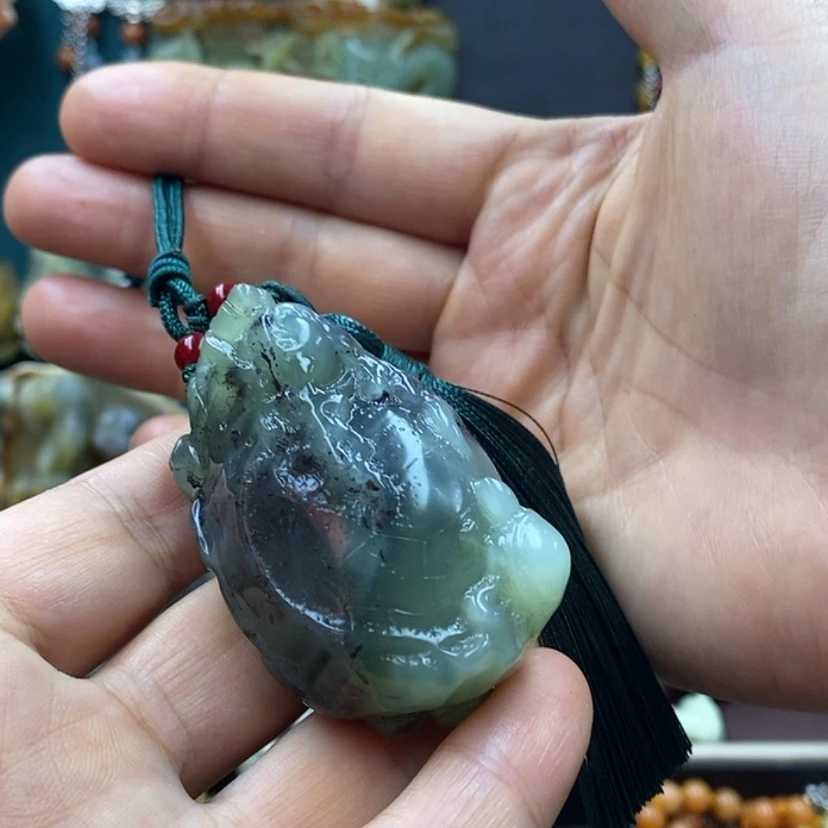 【闪购商品】蛇纹石玉手把件未镶嵌