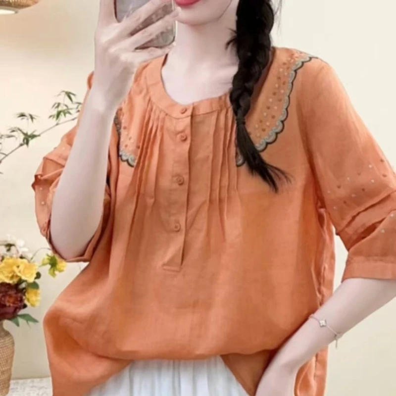 新款夏季小衫宽松上衣休闲衬衫女装圆领百搭夏季/绣花刺绣衬衣