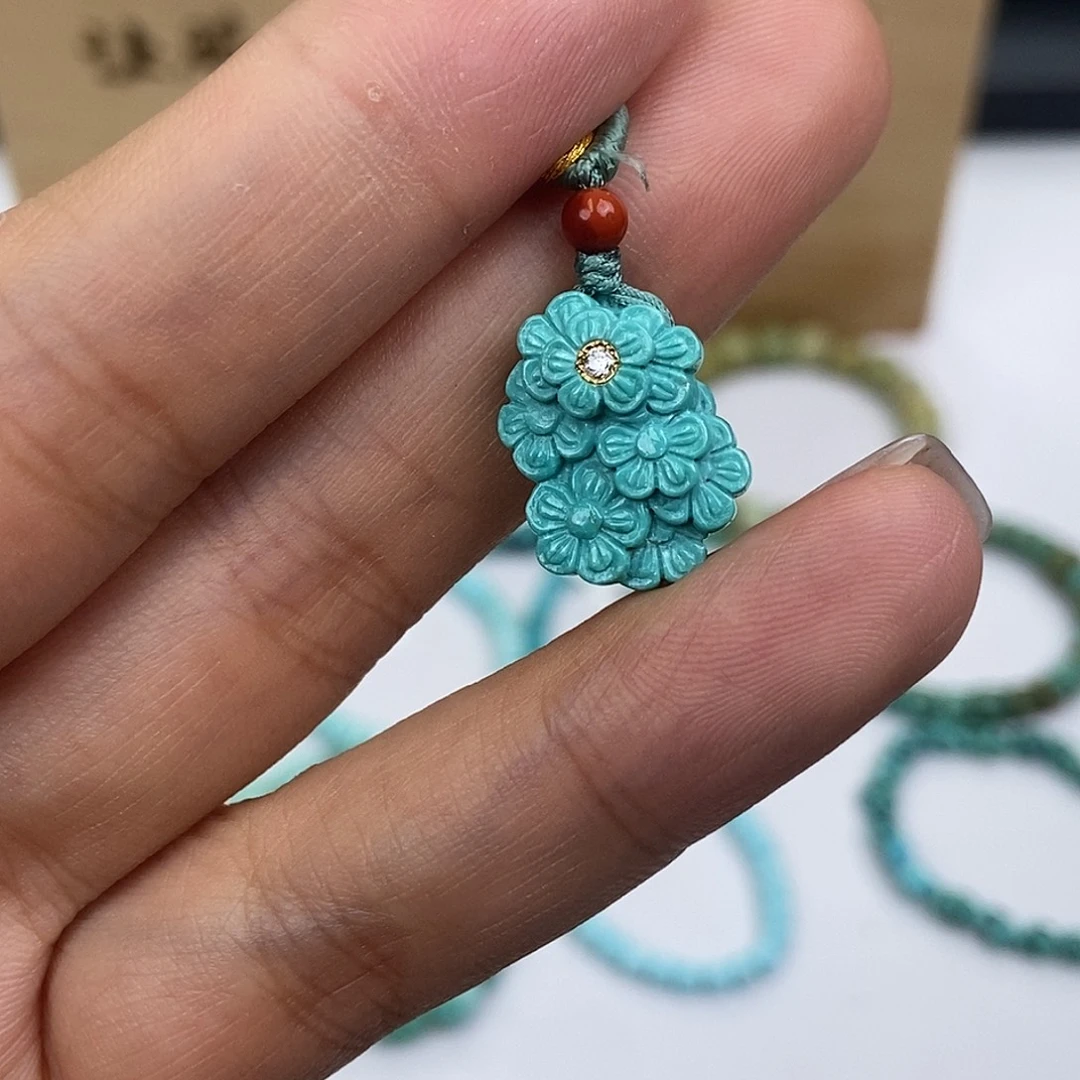 绿松石未镶嵌珠宝奇石