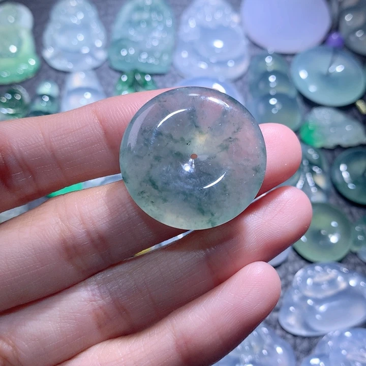 翡翠颈饰未镶嵌扣