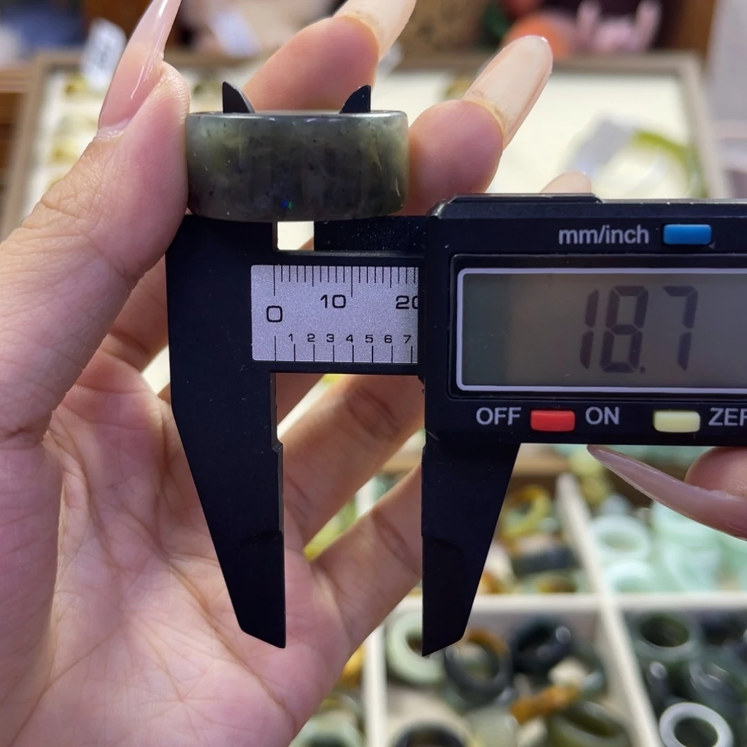 蛇纹石玉未镶嵌手镯152