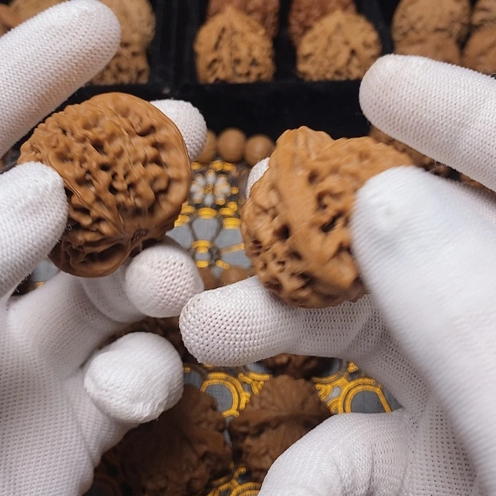 文玩核桃把件风**舟秦岭野生鸡心