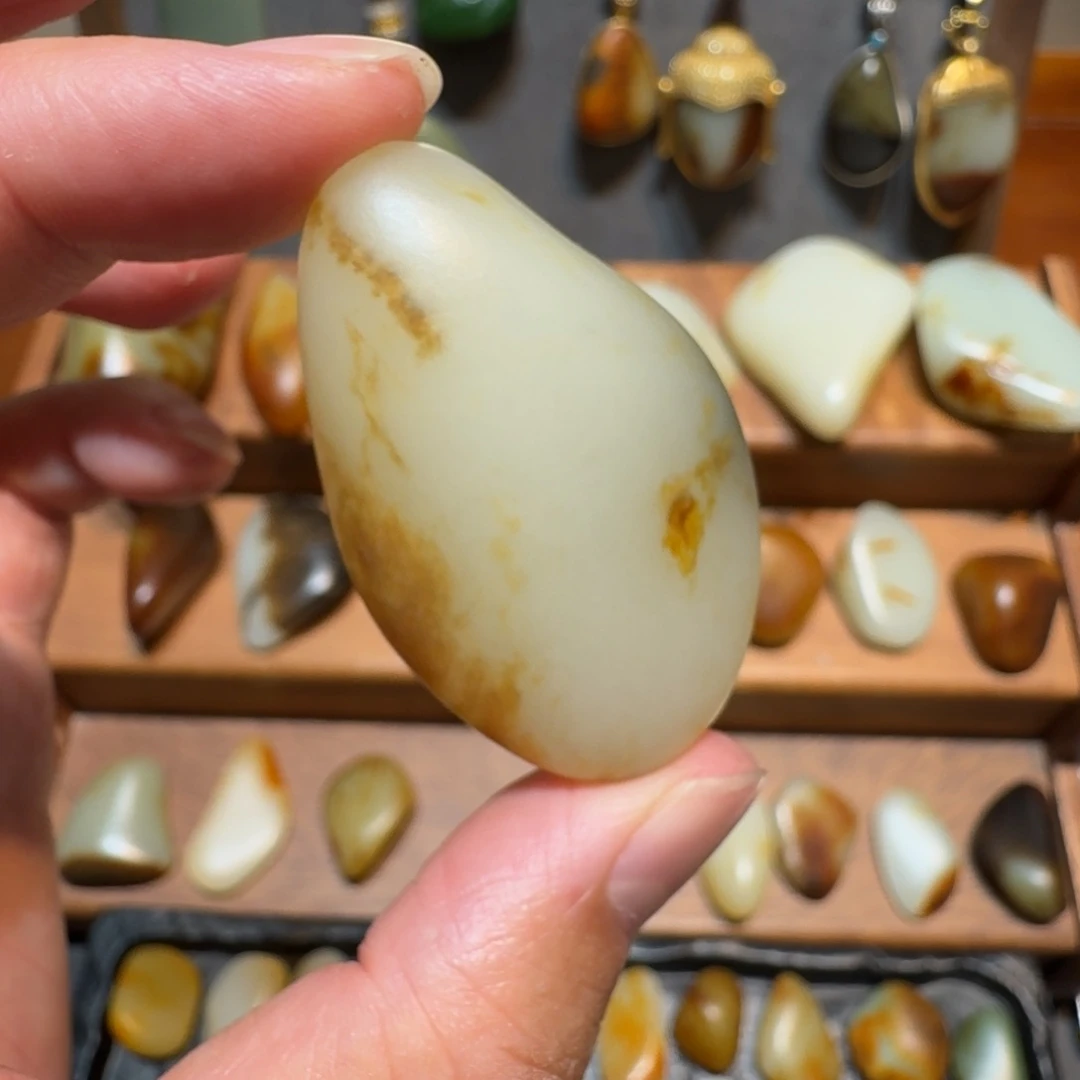 和田玉未镶嵌挂件