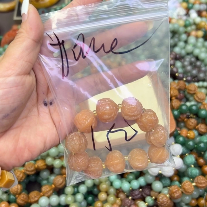 未镶嵌手镯石英岩玉j***r