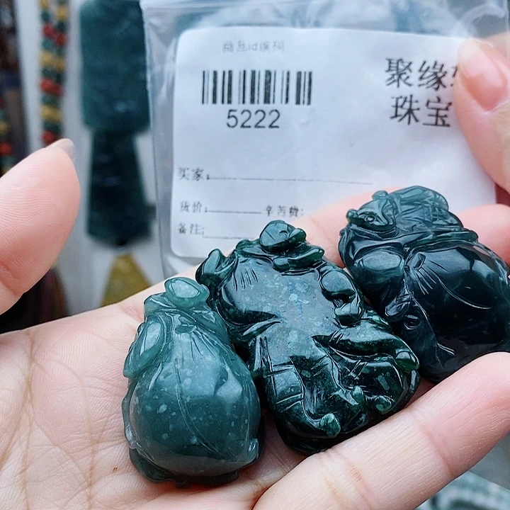 翡翠未镶嵌颈饰翡翠