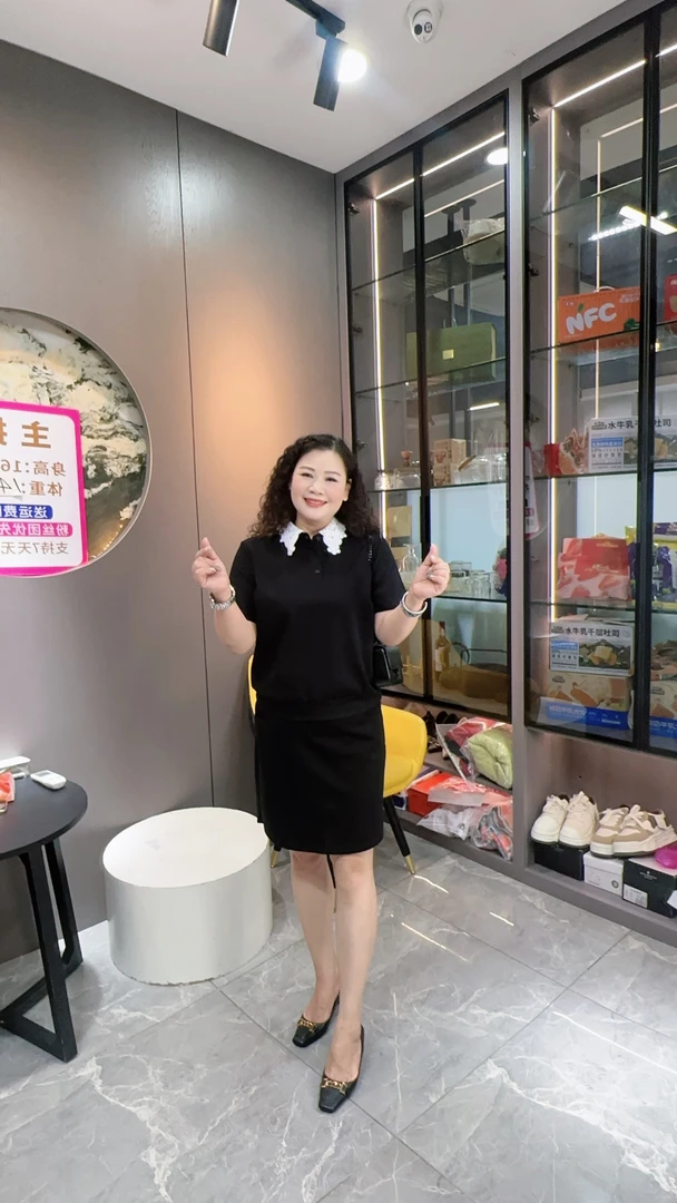 1300韩版设计感蕾丝拼接套装9316