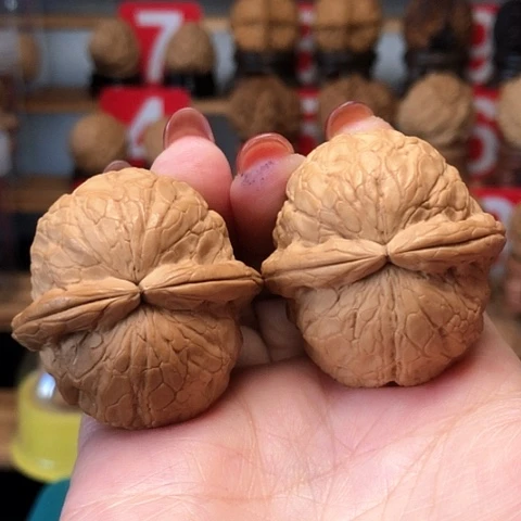 文玩核桃把件云南铁核桃