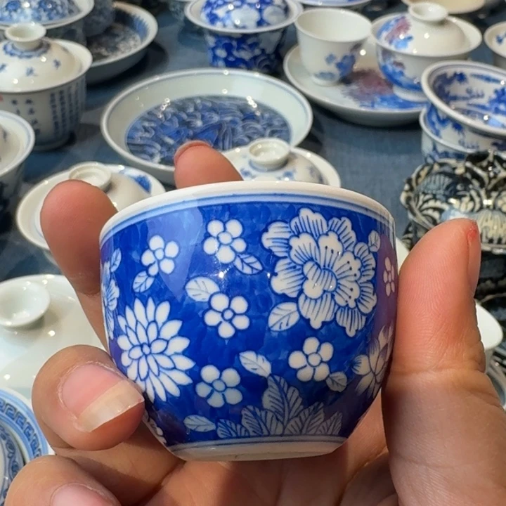 鲨**鱼景德镇美术作品选集一篇一书