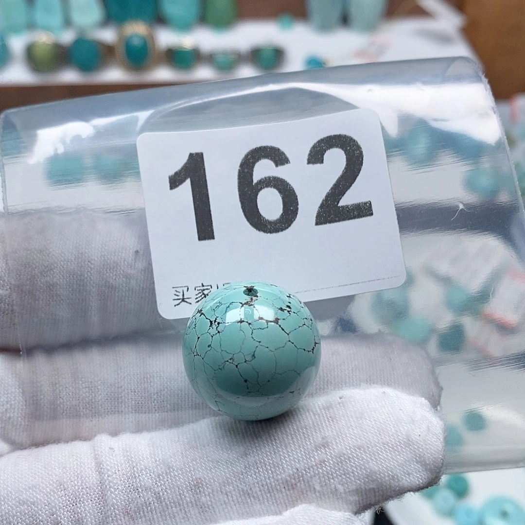 奔***马绿松石未镶嵌珠宝奇石