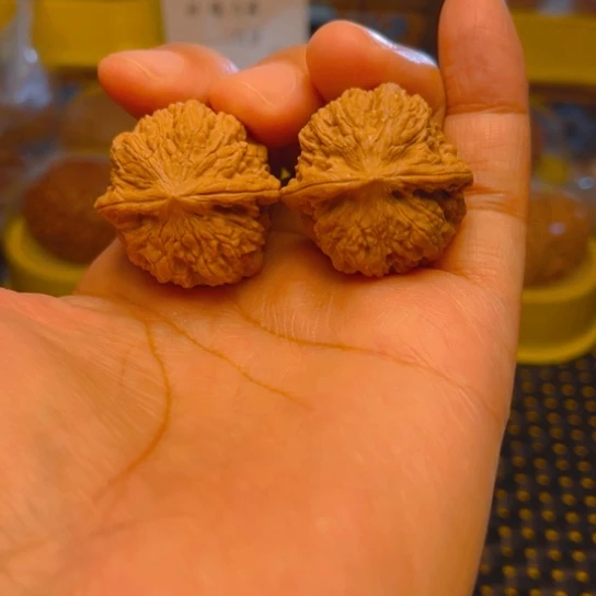 吊坠文玩核桃绣球