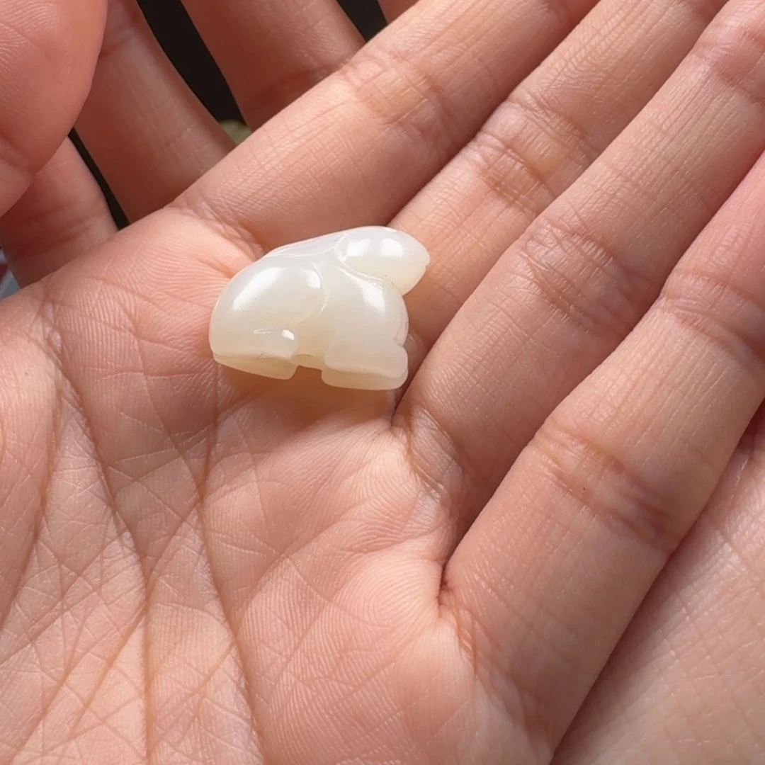 和田玉颈饰未镶嵌咕*哒