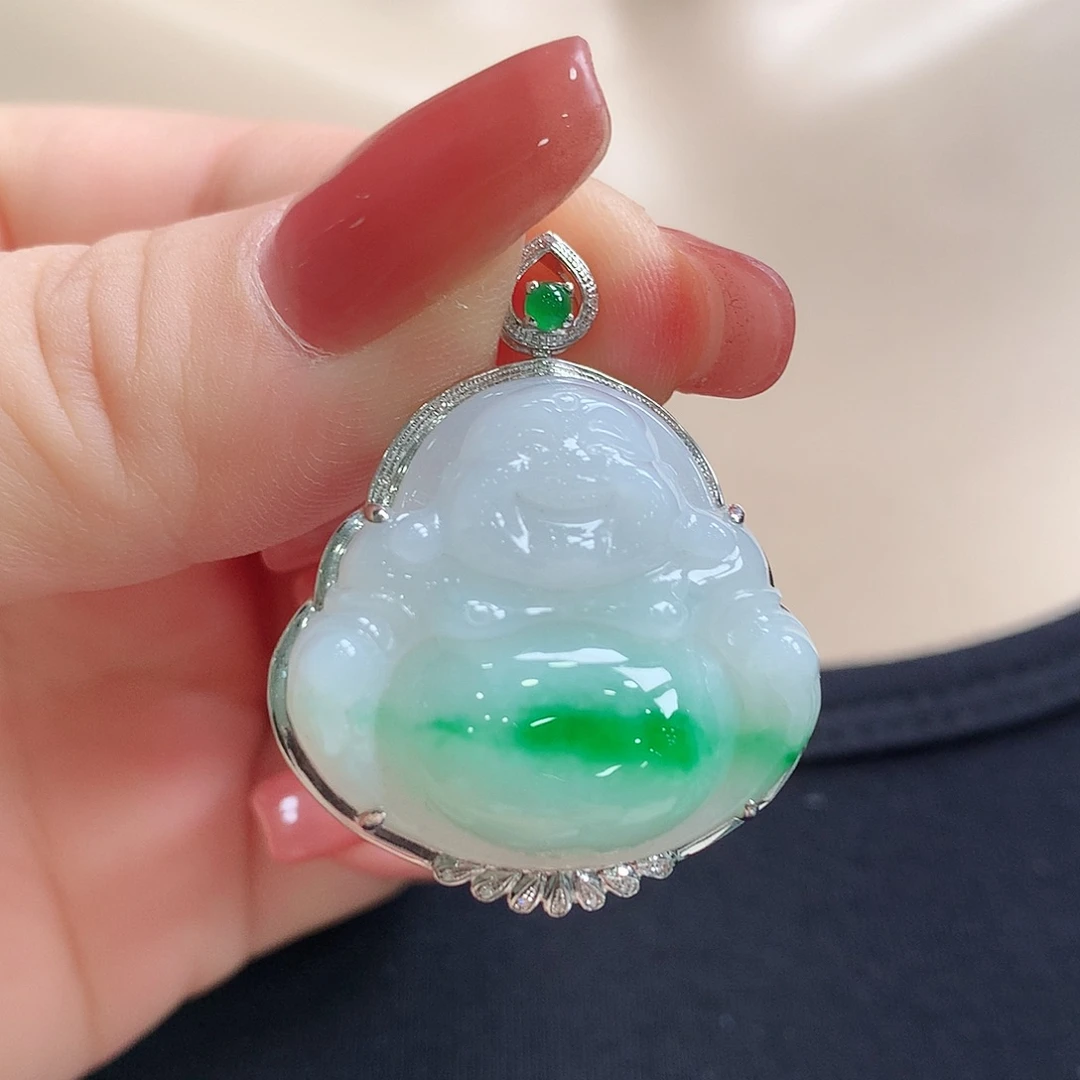 翡翠18K金镶嵌颈饰佛公