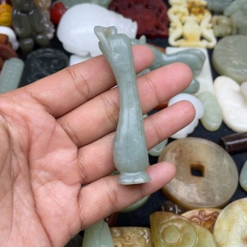 和田玉颈饰未镶嵌75