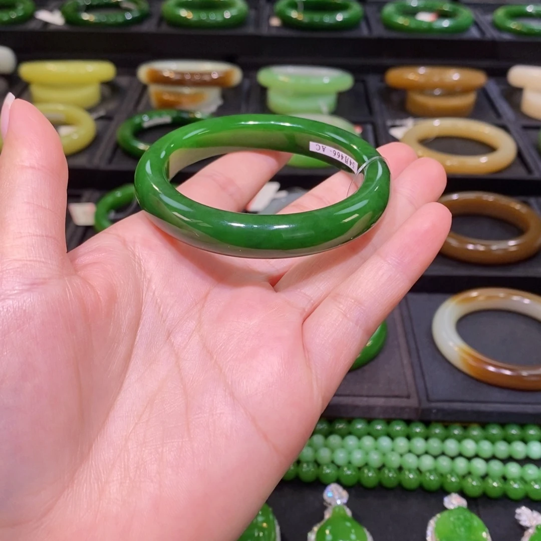 和田玉（碧玉）未镶嵌手镯