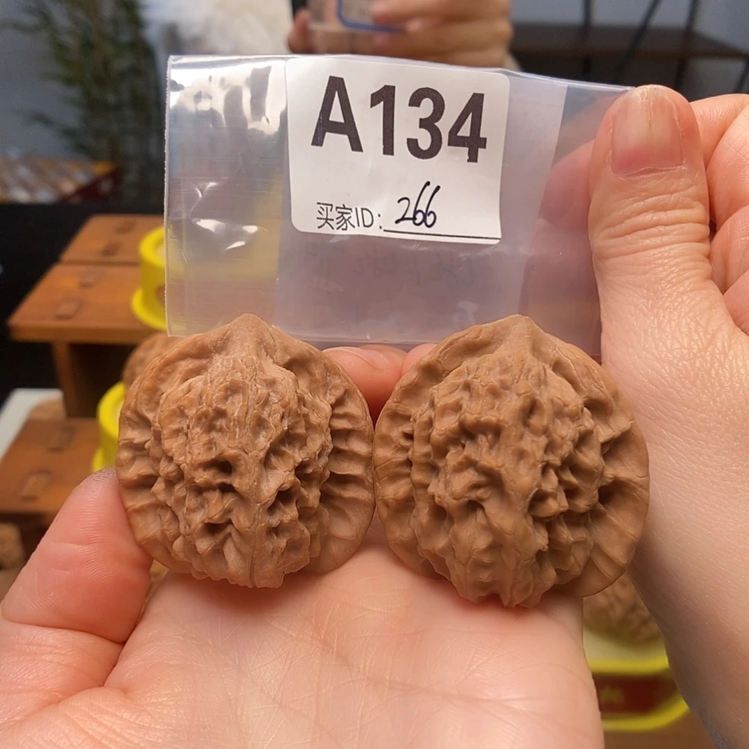 文玩核桃吊坠马老四40