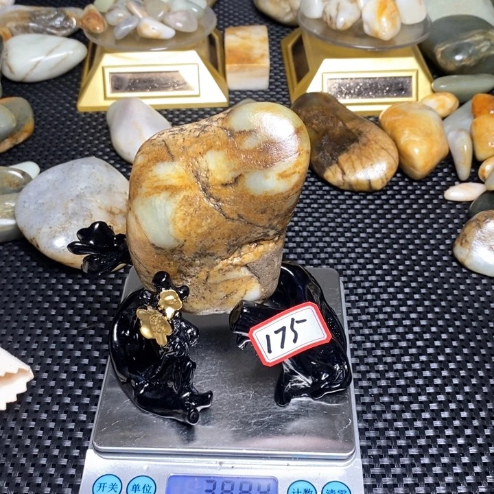 未镶嵌和田玉把件175