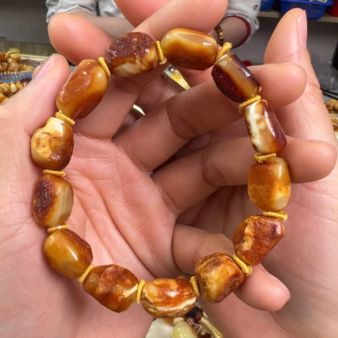 蜜蜡裸石未镶嵌蜜蜡