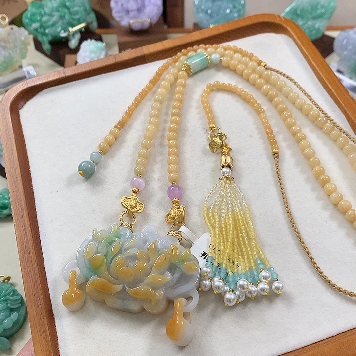 翡翠未镶嵌颈饰翡翠吊坠