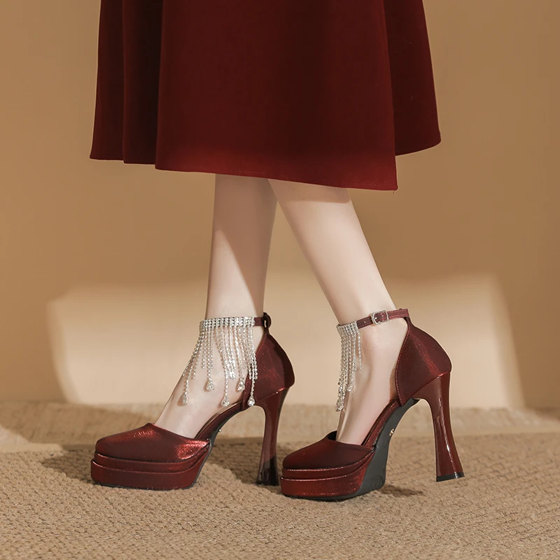 9/11婚鞋秀禾婚纱两穿水钻高跟鞋婚鞋新款浅口防水台粗跟