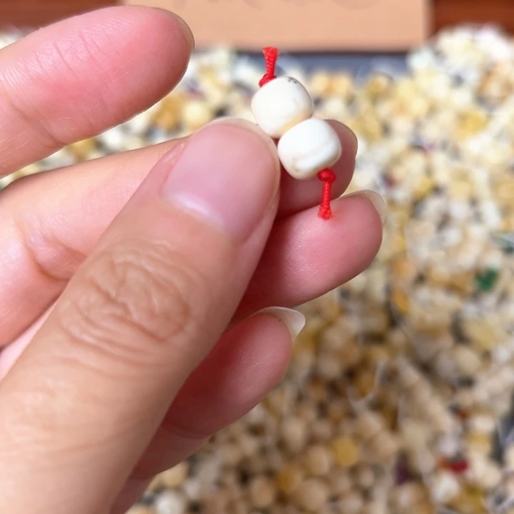 蜜蜡未镶嵌裸石7.3mm一对