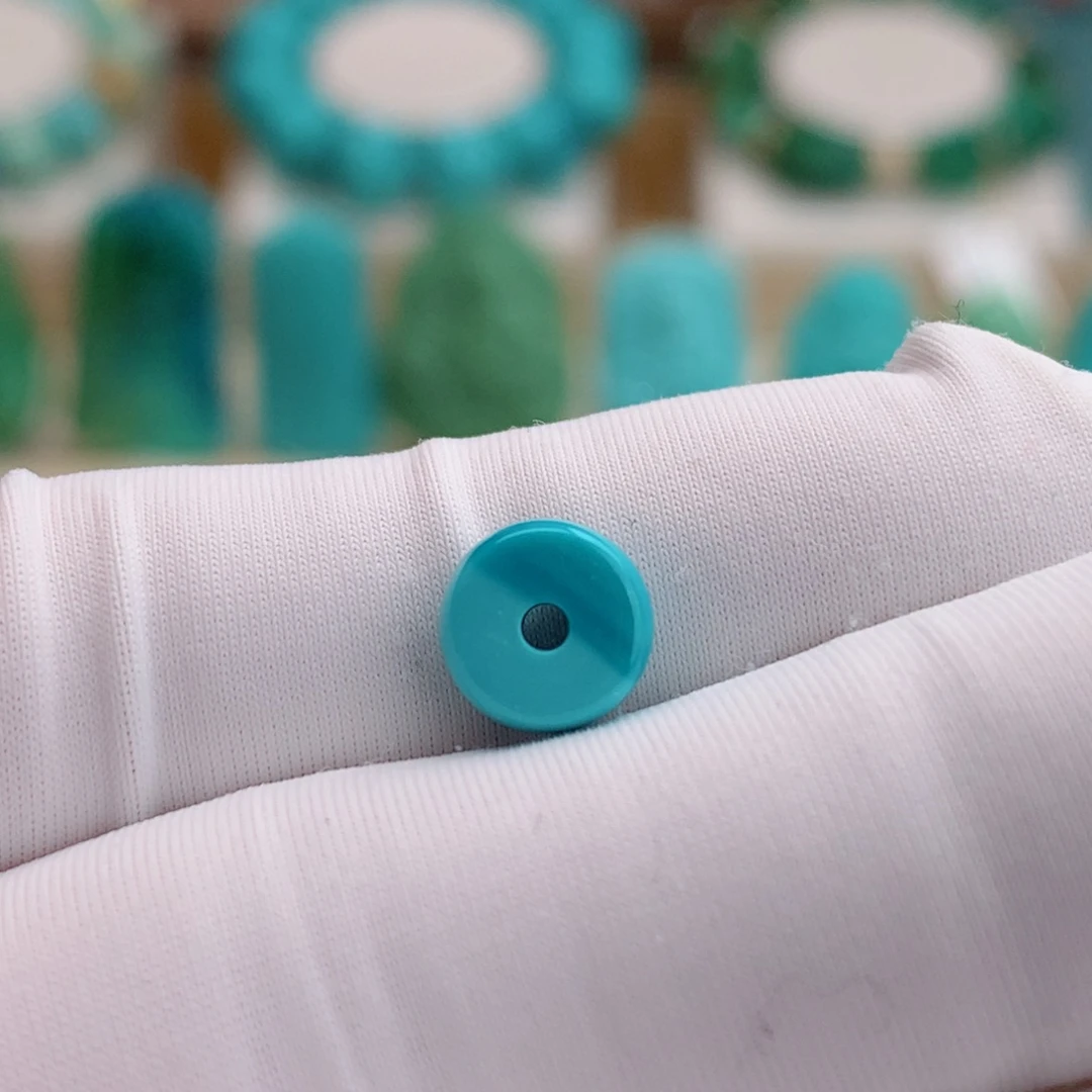 绿松石未镶嵌挂件