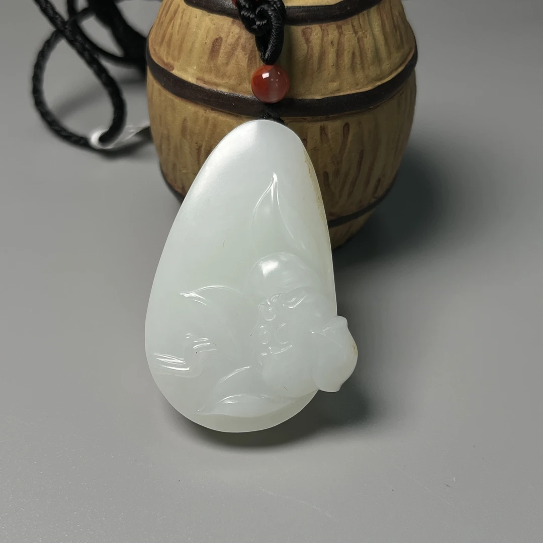 【师老师督造0228-70】和田玉荷花挂坠（俄料）