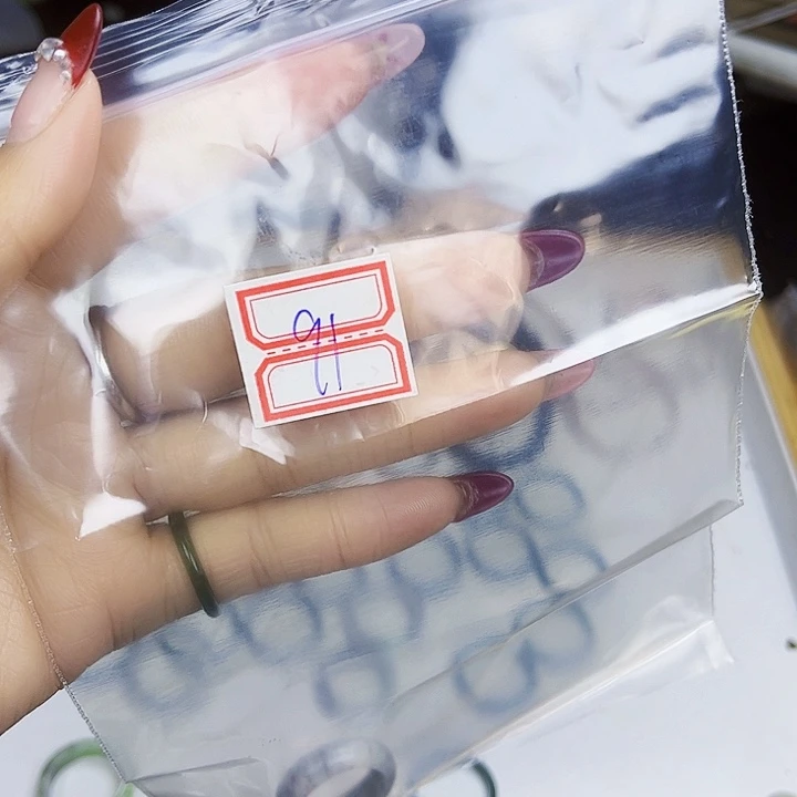 翡翠戒指未镶嵌爆***果