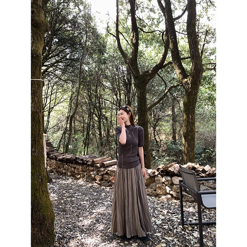 小君君布兰妮 慢调巴黎/重工雾感不规则压褶半裙250074