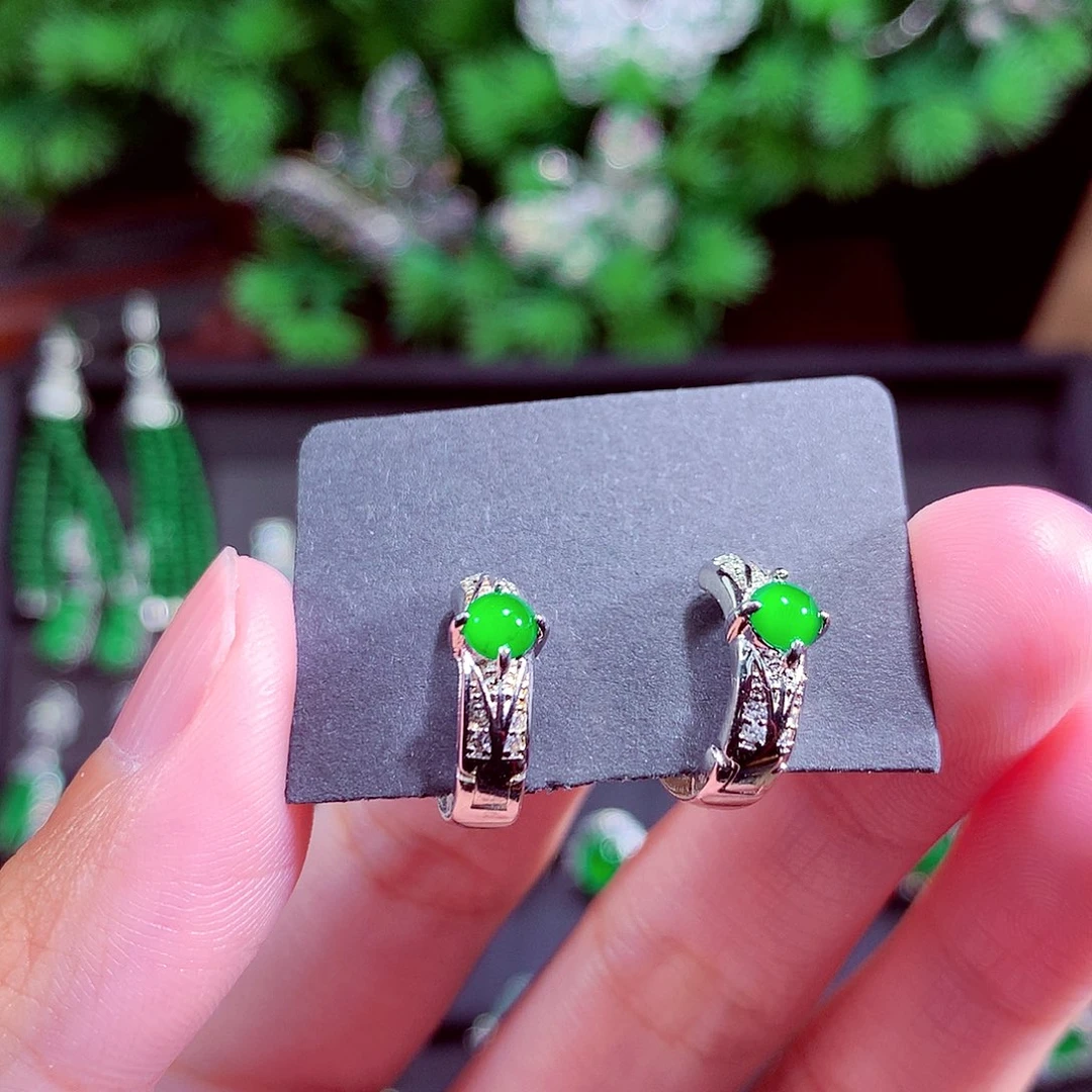 颈饰未镶嵌翡翠天然