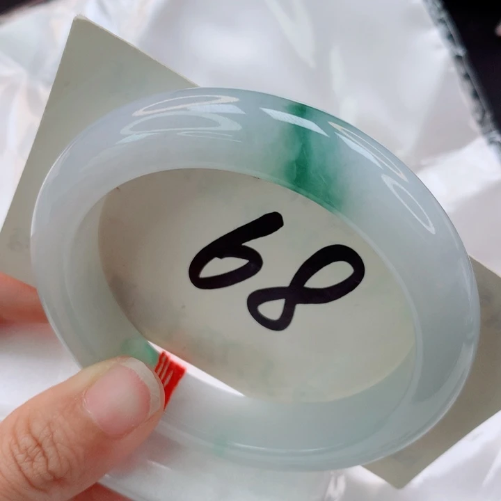 未镶嵌手镯翡翠白底青
