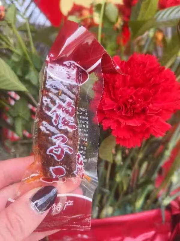 傻子王7分干香辣牛肉干，采用黄牛后腿肉，传统工艺制作