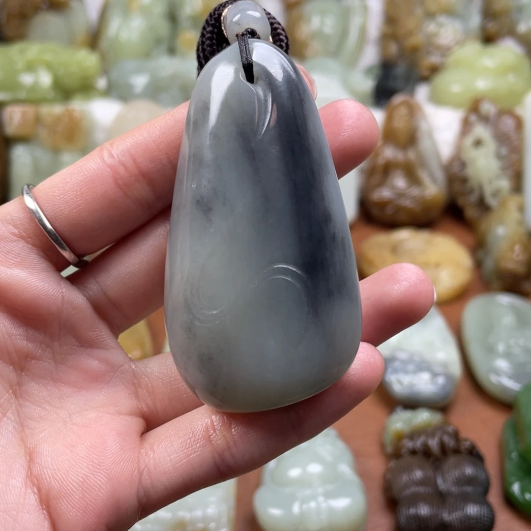 扬***️和田玉未镶嵌颈饰