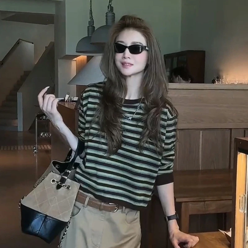 绿色条纹长袖T恤女夏季2025新款韩版ins复古撞色圆领正肩半袖上衣