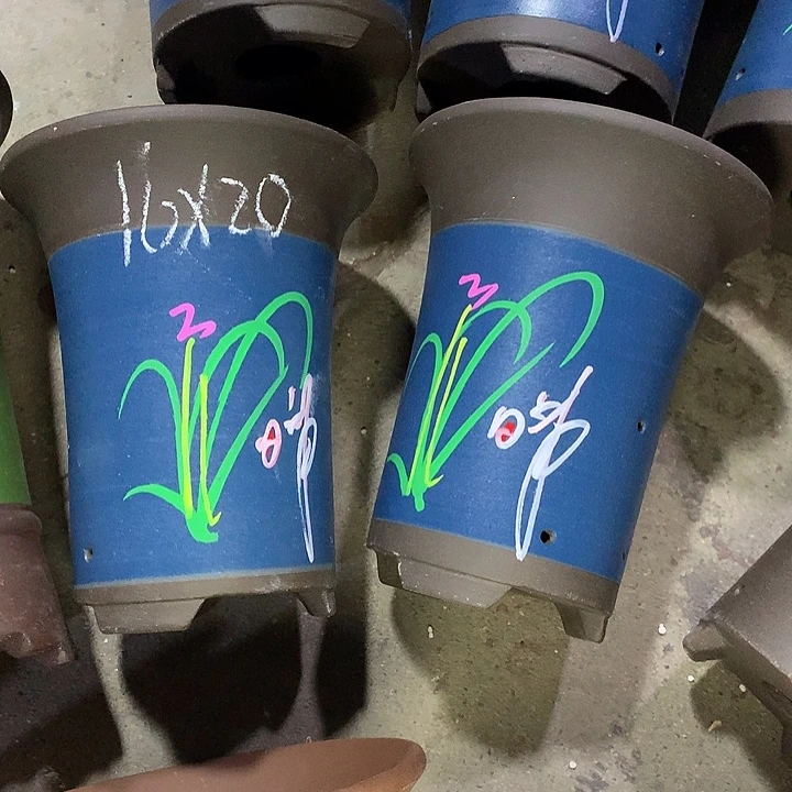 紫砂花盆紫砂的颜色和质地