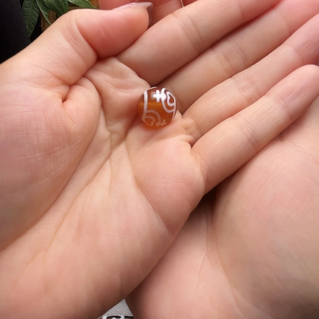 玛瑙/玉髓天然玛瑙/颈饰/挂件/吊坠手链/手串合金小**?