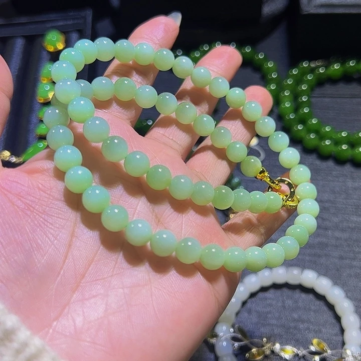 和田玉18K金镶嵌珠宝奇石碧玉黑羊洞薄荷绿项链8mm