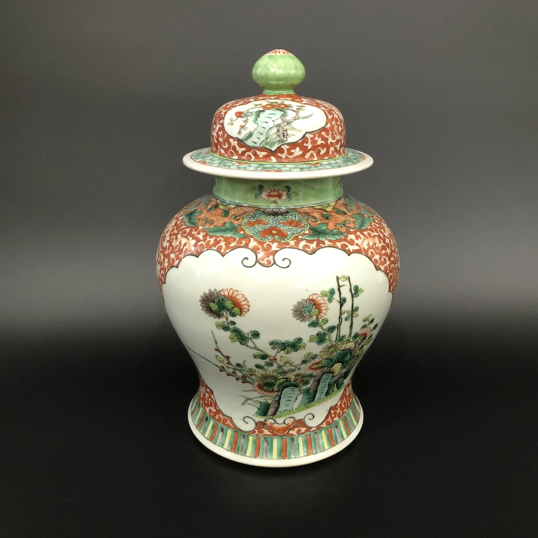 25100158 清光绪五彩开窗花鸟纹将军罐  高36.6cm