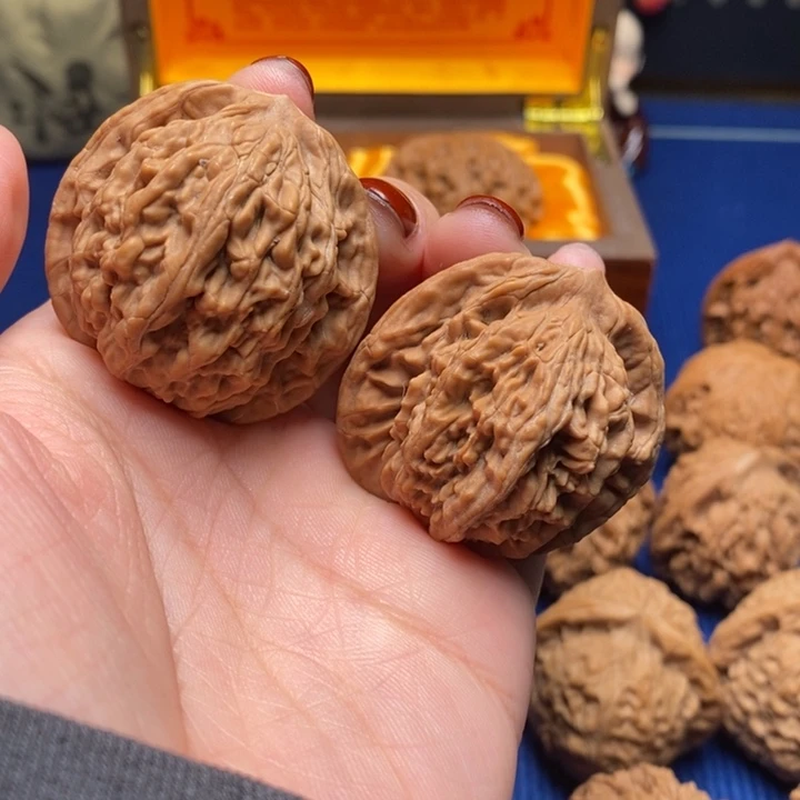 哎***嘿把件文玩核桃38麦穗虎头