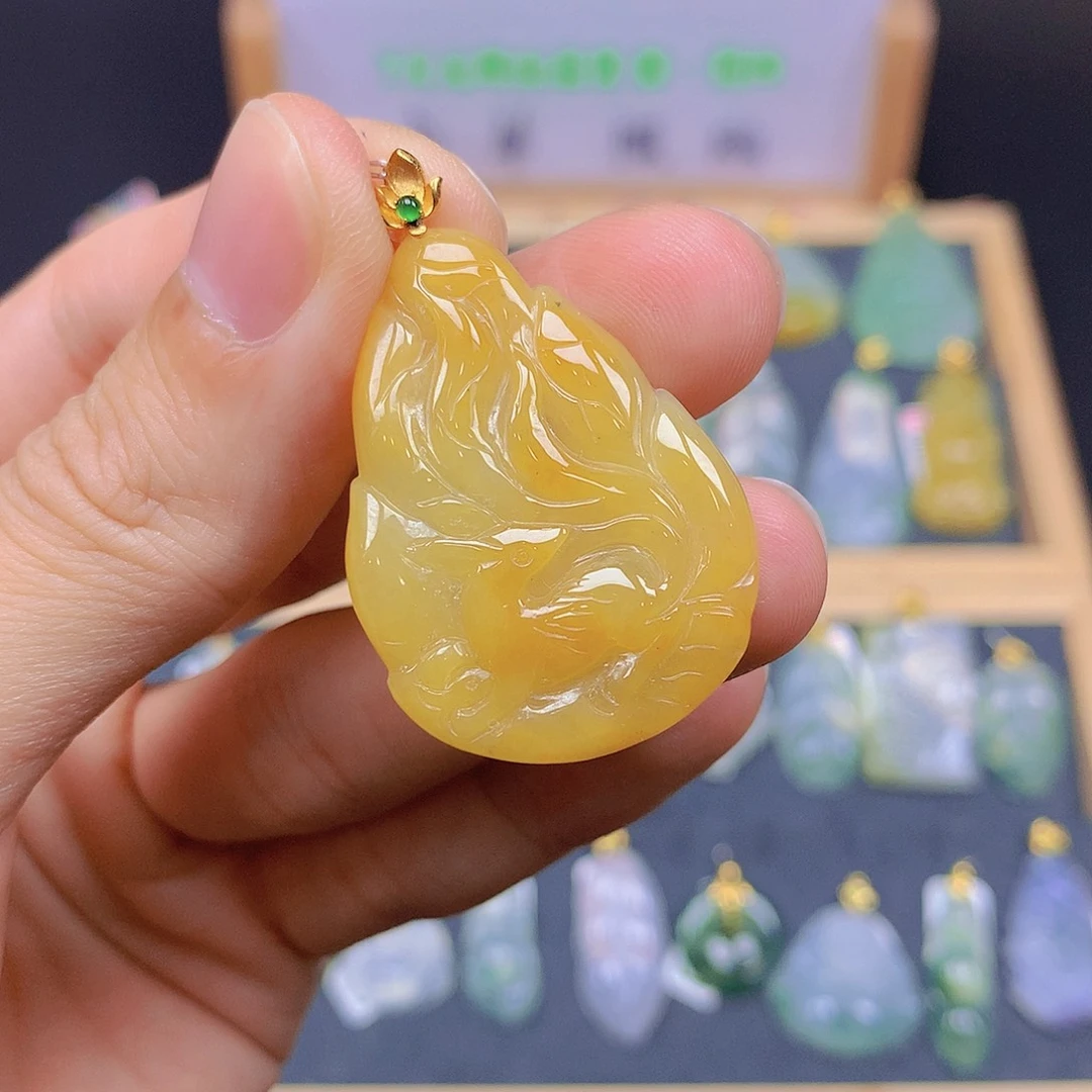 翡翠18K金镶嵌颈饰翡翠
