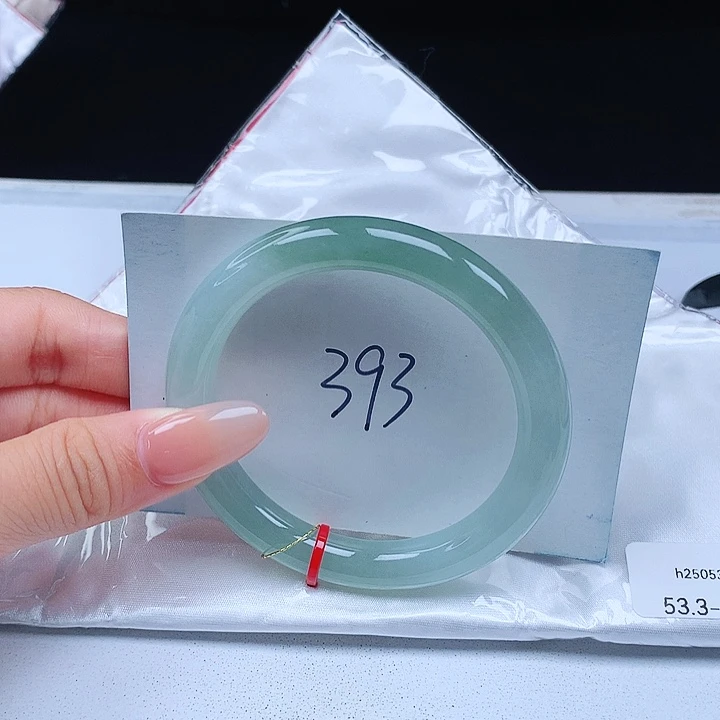 翡翠手镯未镶嵌53+圆条