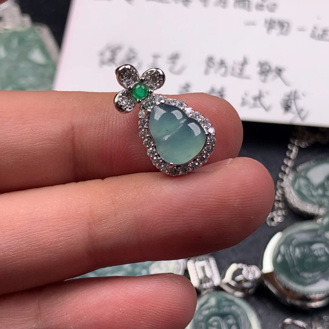 颈饰未镶嵌翡翠葫芦