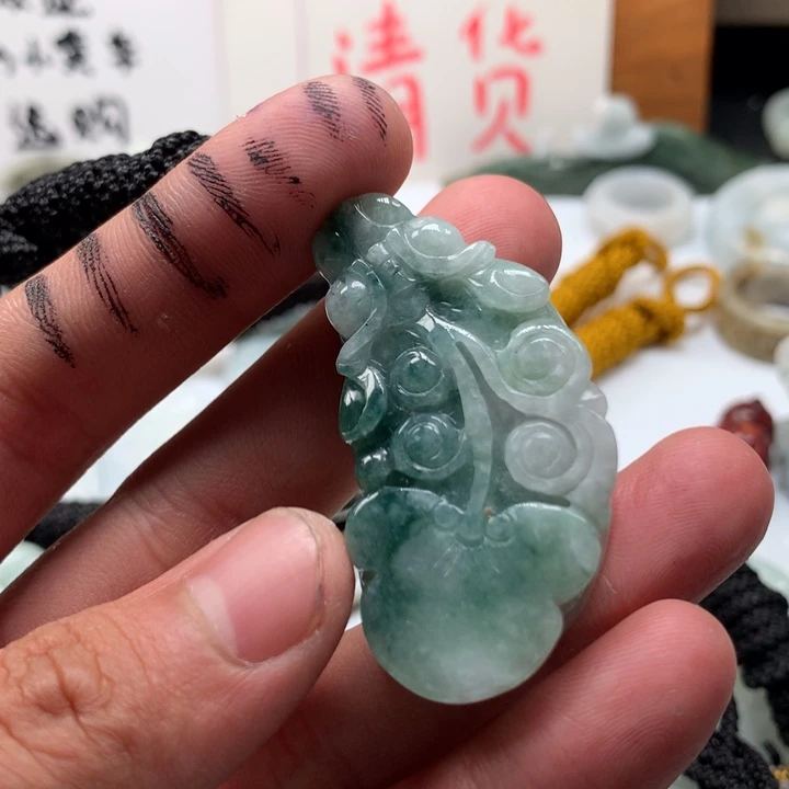 翡翠未镶嵌颈饰保真天然a货翡翠